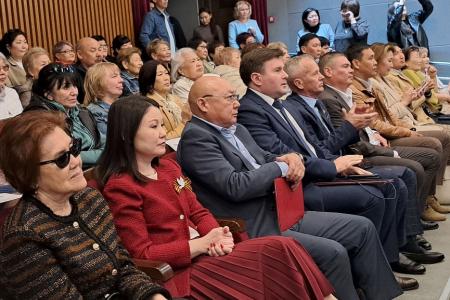Заместитель Председателя Народного Хурала – глава фракции КПРФ  в парламенте Калмыкии Николай Нуров поздравил профсоюзы республики с 1 Мая