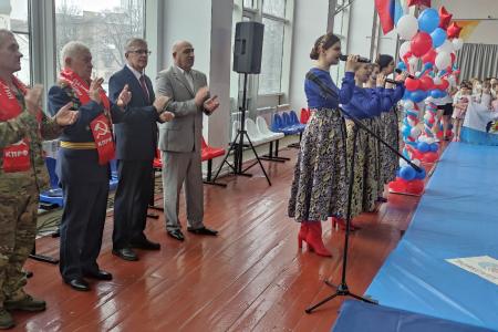 Новгородские коммунисты открыли масштабные соревнования по плаванию