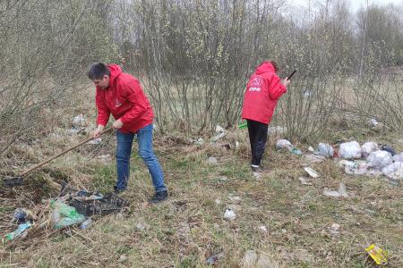 Ленинские субботники проводят новгородские коммунисты