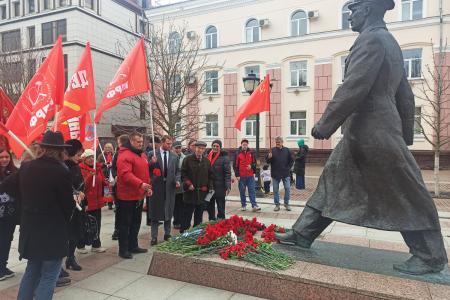 Коммунисты в Брянске отметили 64-летие первого полёта человека в космос
