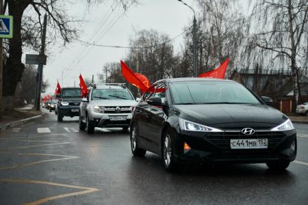 Нижегородские коммунисты отметили 64-ю годовщину полета Гагарина праздничным автопробегом