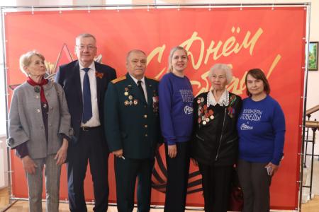 Руководитель фракции КПРФ в городской Думе Нижнего Новгорода Николай Сатаев поздравил ветеранов Великой Отечественной войны