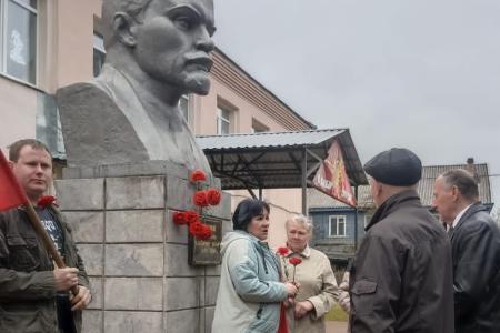 Новгородская область. КПРФ достойно отметила 155-летию Великого Ленина