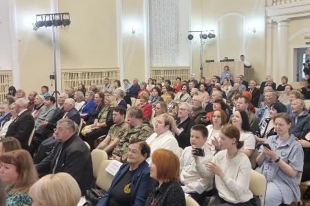 Новгородская область. Олег Лебедев выступил на торжественном собрании, посвященном 80-летию Великой Победы