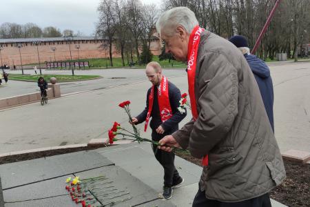 Новгородская область. КПРФ достойно отметила 155-летию Великого Ленина