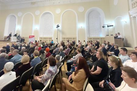 Новгородская область. Олег Лебедев выступил на торжественном собрании, посвященном 80-летию Великой Победы