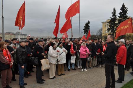 Коммунисты города трех революций почтили память Владимира Ильича Ленина