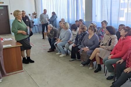 Вопрос с выселением сельского ДК будет на контроле у первого секретаря Новгородского обкома КПРФ