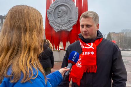 Свердловские коммунисты приняли эстафету марша «Наша Великая Победа»!
