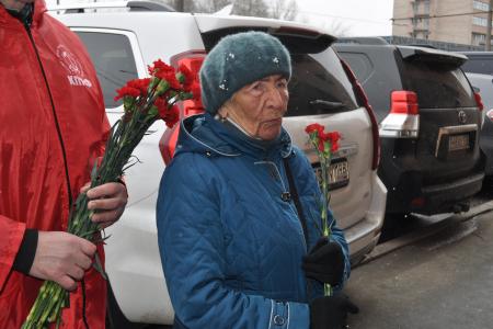 За народный космос! Акция ленинградских коммунистов в День космонавтики