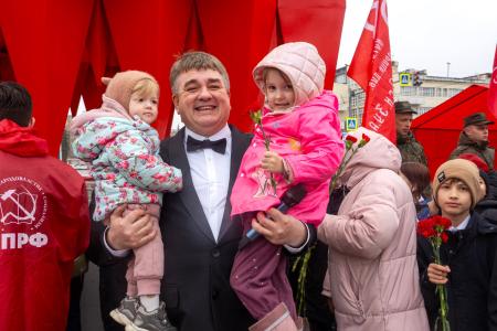 Свердловские коммунисты приняли эстафету марша «Наша Великая Победа»!