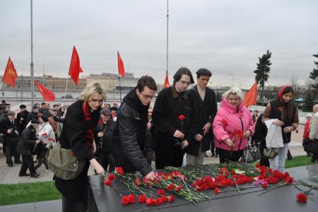 Коммунисты города трех революций почтили память Владимира Ильича Ленина