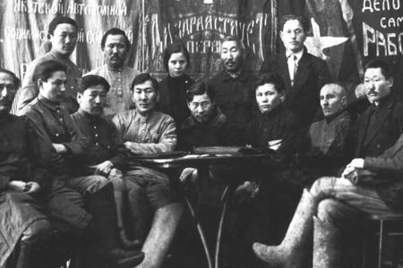 Лидер якутских коммунистов Виктор Губарев: С Днем образования Якутской АССР — Днем Республики Саха (Якутия)!