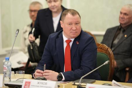 «Вся власть – Советам!». В Тюмени состоялся семинар-совещание депутатов КПРФ всех уровней