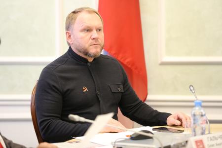 «Вся власть – Советам!». В Тюмени состоялся семинар-совещание депутатов КПРФ всех уровней