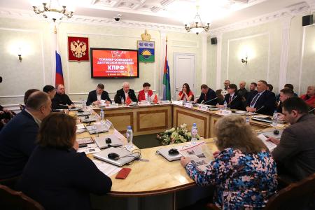 «Вся власть – Советам!». В Тюмени состоялся семинар-совещание депутатов КПРФ всех уровней