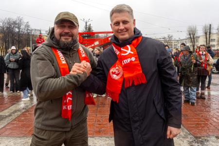 Свердловские коммунисты приняли эстафету марша «Наша Великая Победа»!