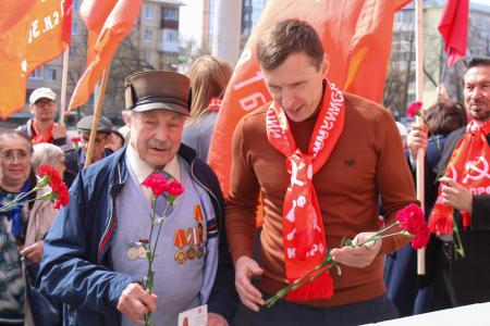 В Удмуртии коммунисты Ижевска отметили день рождения В.И. Ленина