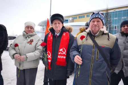 Ямало-Ненецкий автономный округ. В Новом Уренгое торжественно открыли бюст В.И. Ленину