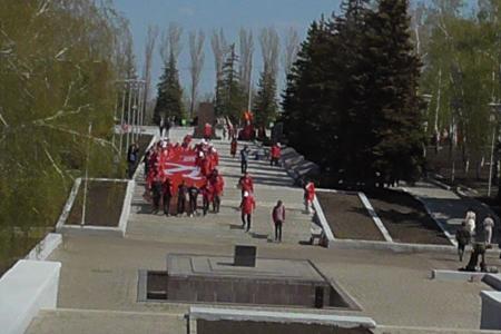 В Саратове состоялось торжественное мероприятие по передаче копии Знамени Победы