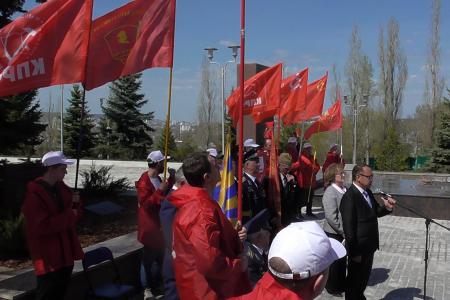 В Саратове состоялось торжественное мероприятие по передаче копии Знамени Победы