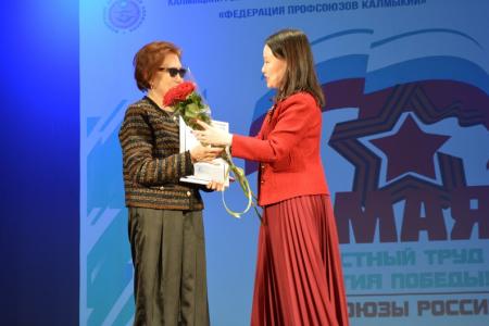 Заместитель Председателя Народного Хурала – глава фракции КПРФ  в парламенте Калмыкии Николай Нуров поздравил профсоюзы республики с 1 Мая