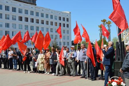 В Калмыкии коммунисты и их сторонники отметили 155-летие со дня рождения В.И. Ленина