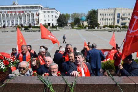 Коммунисты и комсомольцы Дагестана отметили 155-летие со дня рождения В.И. Ленина