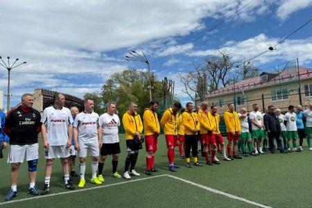 В Ставрополе прошел футбольный турнир среди ветеранов 45+