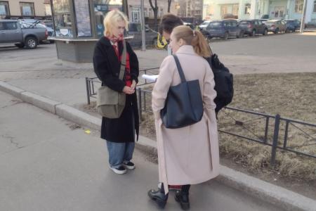 В Петербурге развернулся массовый сбор подписей в рамках народного референдума
