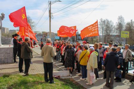 В Удмуртии коммунисты Ижевска отметили день рождения В.И. Ленина