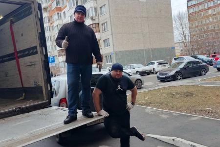 Тюменские коммунисты собрали и передали теплоизоляционные материалы для бойцов СВО