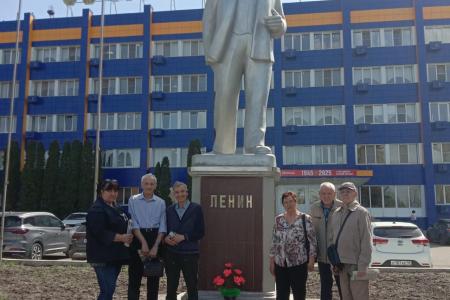 Липецкая область: Ленин жил! Ленин жив! Ленин будет жить!