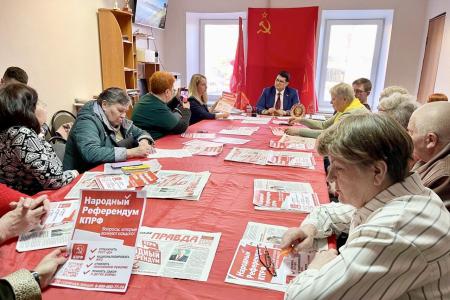 Алексей Лебедев провел встречу с активными жителями города Тулы по вопросам Народного референдума.