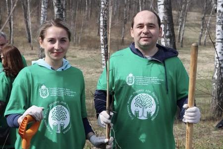 Секретари Тульского обкома КПРФ Светлана Белоус и Максим Дронов приняли участие в экологической акции в Ясной Поляне