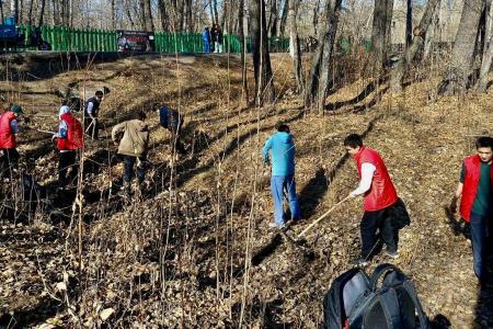 Республика Тыва. В Кызыле в национальном парке прошел субботник