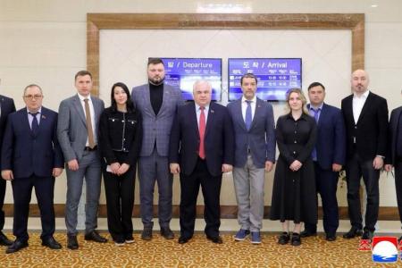 Делегация КПРФ во главе с К.К. Тайсаевым и А.А. Ющенко прибыла в КНДР
