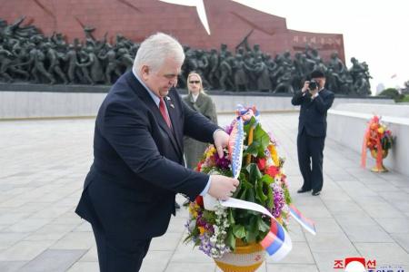Делегация КПРФ во главе с К.К. Тайсаевым и А.А. Ющенко прибыла в КНДР