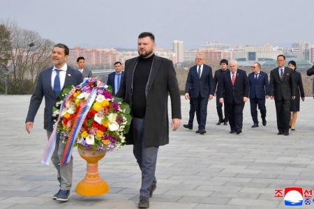 Делегация КПРФ во главе с К.К. Тайсаевым и А.А. Ющенко прибыла в КНДР