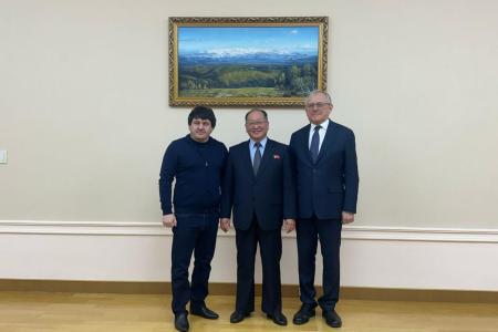 Делегация КПРФ во главе с Казбеком Тайсаевым и Александром Ющенко продолжает работу в КНДР
