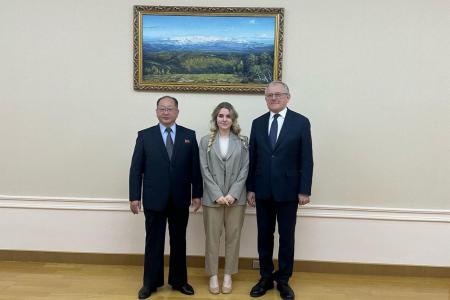 Делегация КПРФ во главе с Казбеком Тайсаевым и Александром Ющенко продолжает работу в КНДР