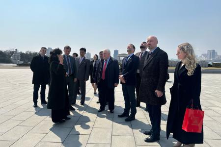 Делегация КПРФ во главе с Казбеком Тайсаевым и Александром Ющенко продолжает работу в КНДР