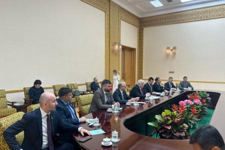 Делегация КПРФ во главе с К.К. Тайсаевым и А.А. Ющенко продолжает работу в Корейской Народно-Демократической Республике