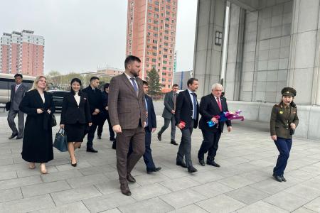 Делегация КПРФ во главе с К.К. Тайсаевым и А.А. Ющенко продолжает работу в Корейской Народно-Демократической Республике