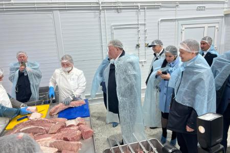 В ходе рабочего визита в Чувашию Владимир Кашин  открыл новый цех по переработке мясной продукции и посетил молочное производство