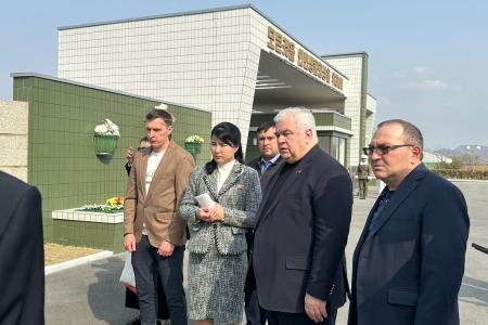 Делегация КПРФ во главе с К.К. Тайсаевым продолжает работу в КНДР