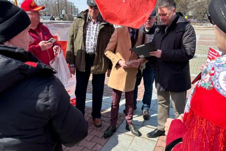 Хабаровский край. Алексей Корниенко принял участие в уличной акции в рамках Народного референдума
