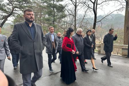 Делегация КПРФ под руководством К.К. Тайсаева продолжает работу в Корейской Народно-Демократической Республике