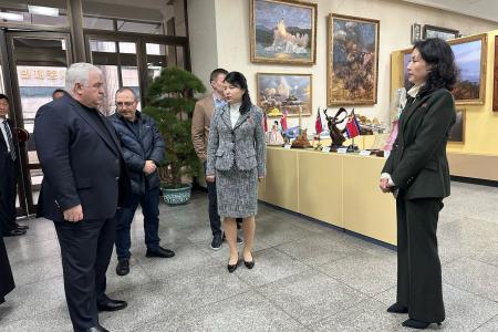 Делегация КПРФ под руководством К.К. Тайсаева продолжает работу в Корейской Народно-Демократической Республике
