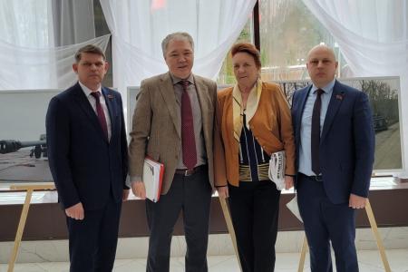 Депутаты-коммунисты Волгоградской областной Думы встретились в Москве с заместителем Председателя ЦК КПРФ Леонидом Калашниковым